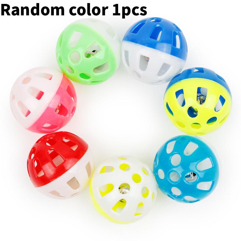 Пластиковый мячик для кошки с колокольчиком для игры и обогащения питомца